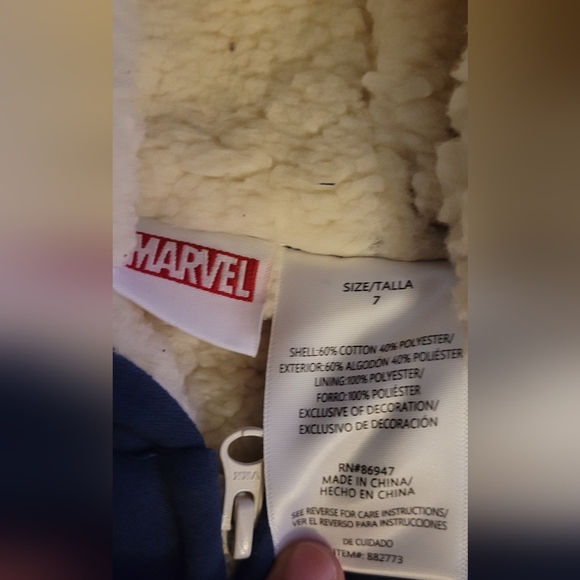 Marvel sweater - Picture 4 of 4